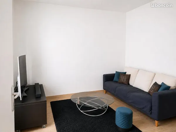 Appartement T3 avec balcon - Villeurbanne les Poulettes