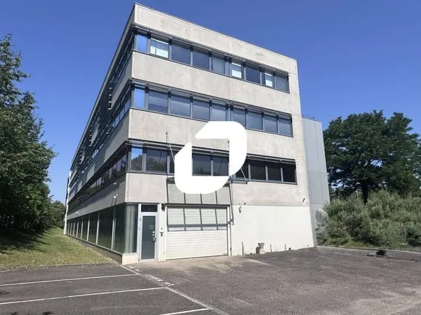 Local d'activité 837 m²