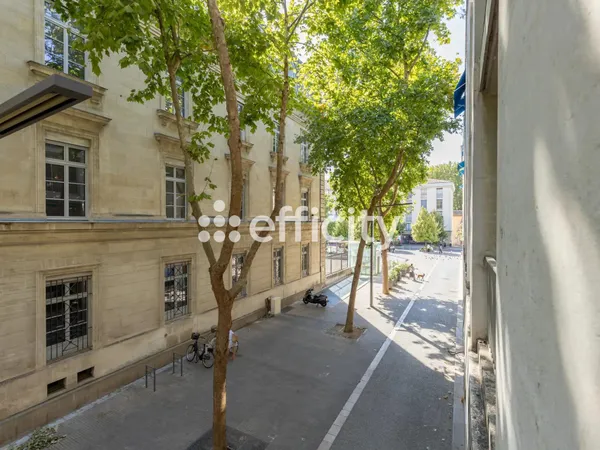 Bureaux 6 pièces 152 m²