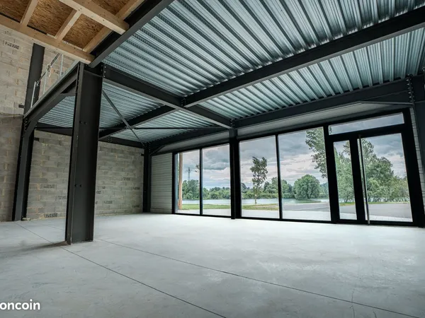 Local 131 m² Geispolsheim