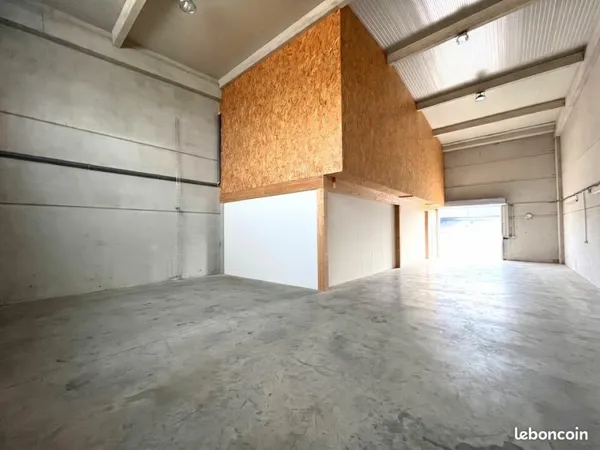 ENTREPOT - LOGISTIQUE 120 m² LE MUY