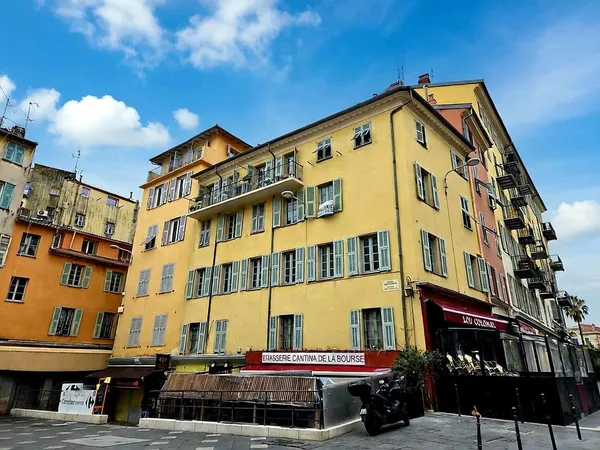 Appartement 4/5 pièces - Place Saint-François