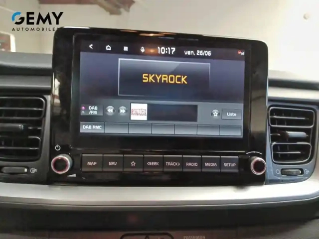 Kia Stonic 1.0 t-gdi 100 ch bvm6 — photo 17