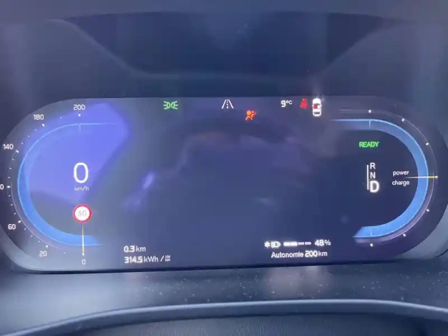 Volvo C40 recharge extended range 252 ch 1edt — photo 21