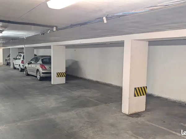 Parking sécurisé - Rue Garibaldi