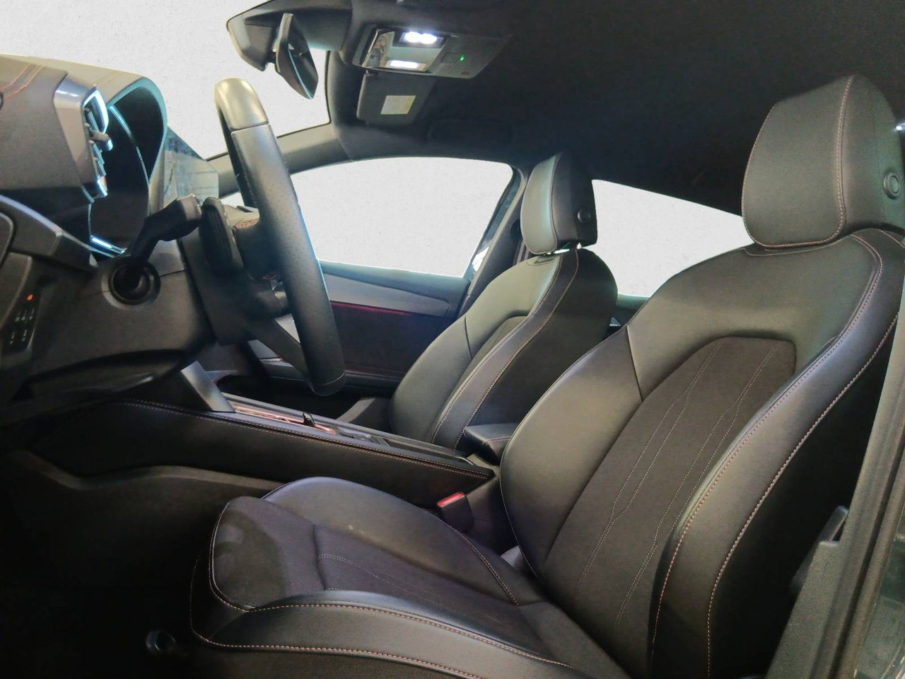 Cupra Leon — photo 11