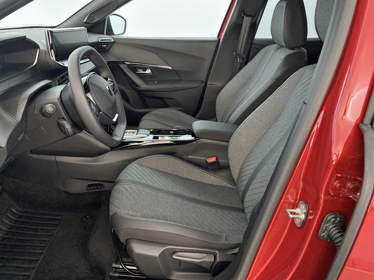 Peugeot 2008 hybrid 145 ch e-dcs6 allure — photo 9