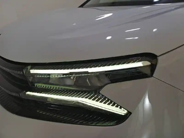 Citroën C5 Aircross hybride 136 e-dcs6 — photo 48