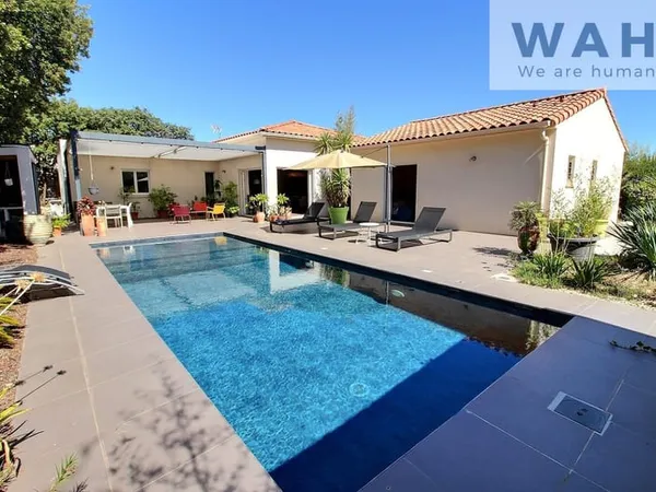 VENTE VILLA DE PLAIN PIED DE TYPE 6 AVEC GARAGE, PISCINE, PO