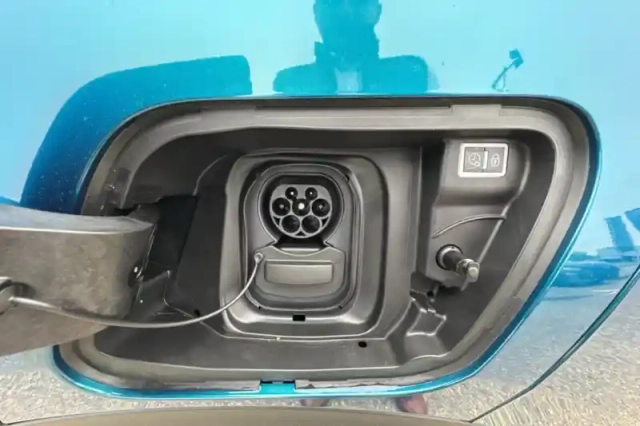 Peugeot 2008 electrique 54 kwh 156 ch — photo 27