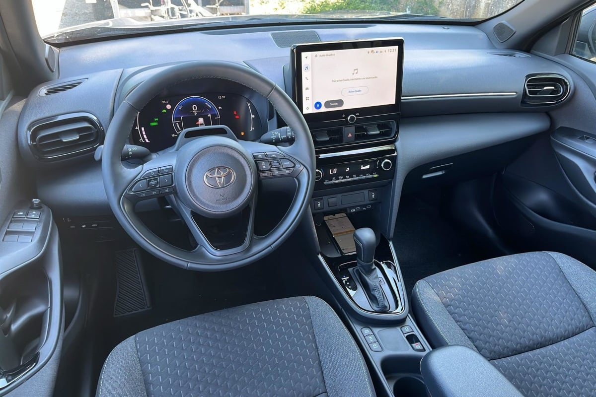 Toyota YARIS CROSS — photo 14