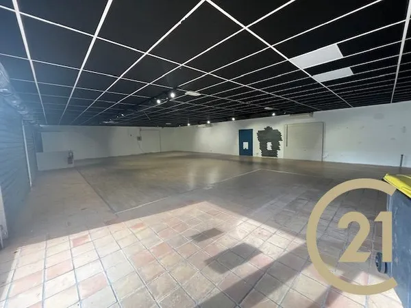 Local commercial 500 m²