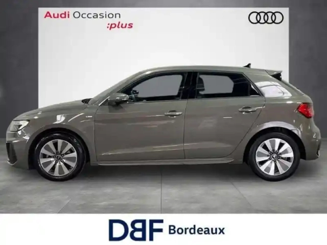 Audi A1 30 tfsi 110 ch s tronic 7 s line — photo 2