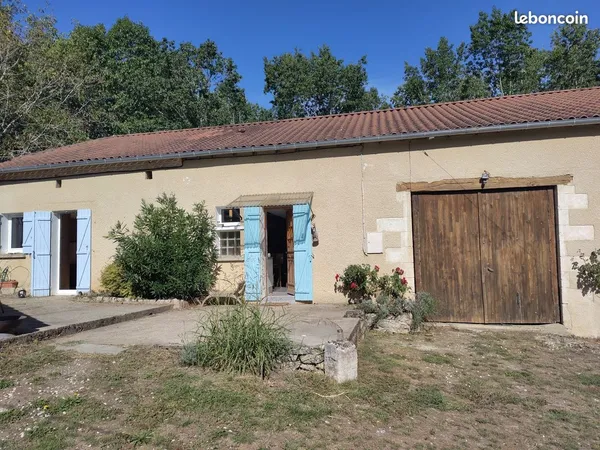 Maison au calme avec dépendances