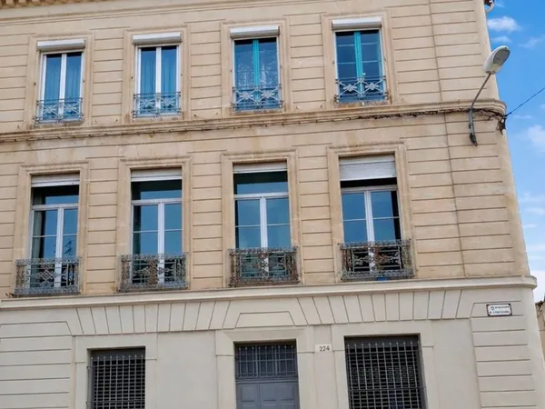 Bureau 80 m²