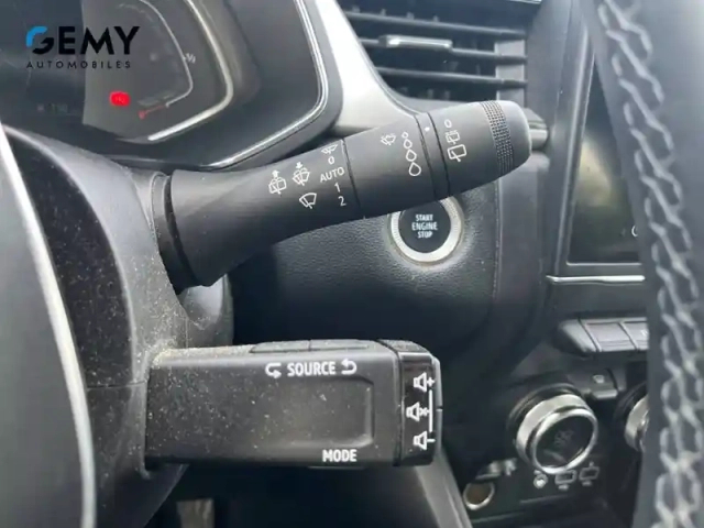 Renault Captur e-tech 145 - 21 — photo 17