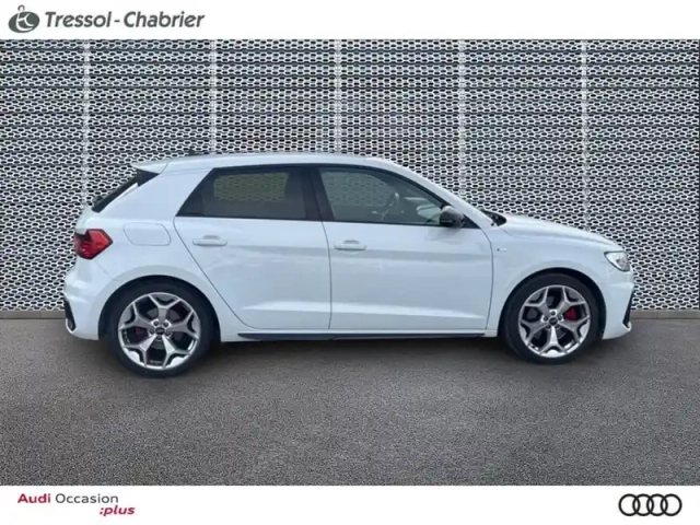 Audi A1 sportback 30 tfsi 116 ch s tronic 7 s line — photo 6
