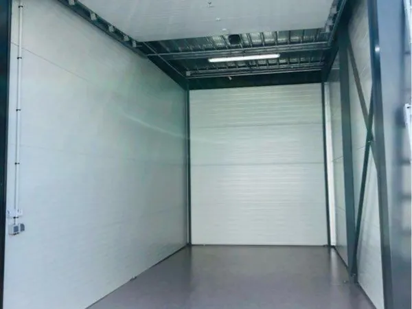 A LOUER BOX GARAGE GRANDE CAPACITÉ de 29.6 m² DISPONIBLE Location en direct