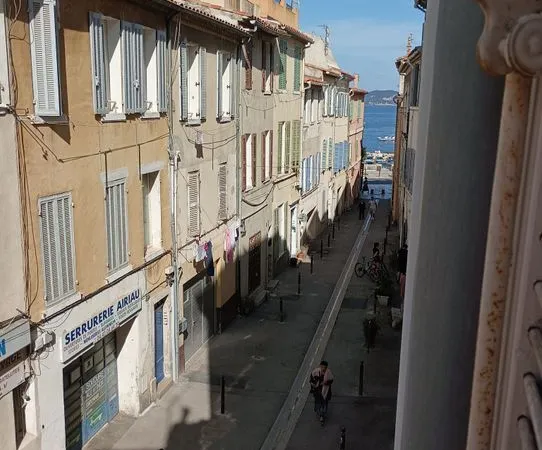 Chambre de 11m2 à louer sur La Ciotat