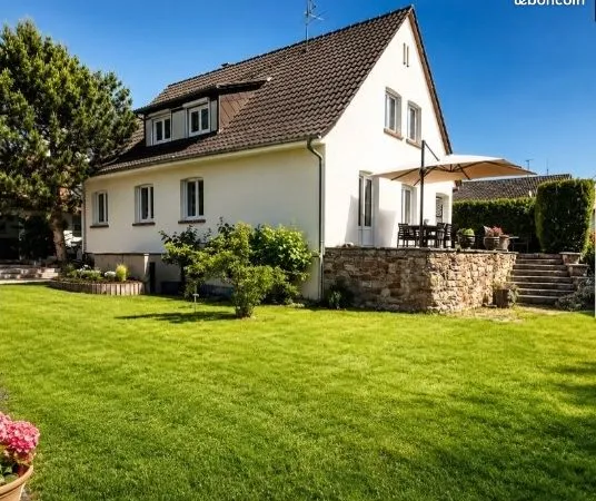 Maison familiale 190m² - 5 chambres - piscine intérieure - terrain 12 ares