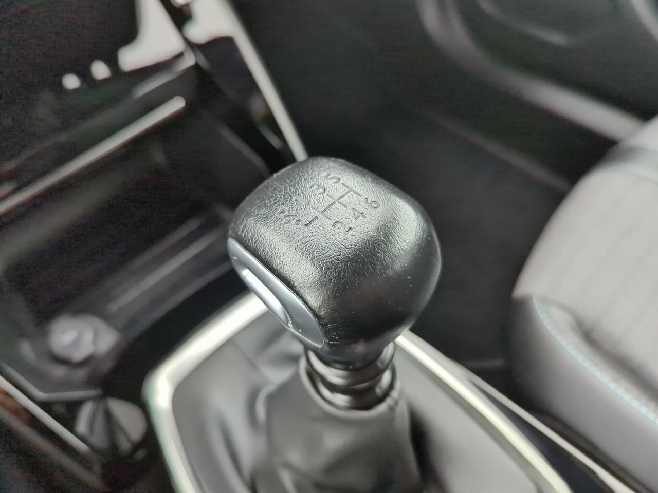 Peugeot 2008 puretech 100 s&s bvm6 allure — photo 28