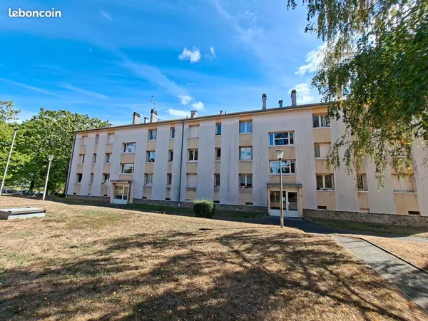 Logement T4 à Sauviat Sur Vige