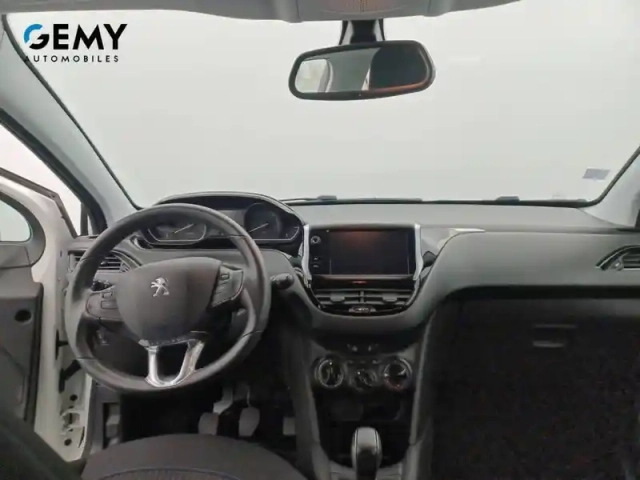 Peugeot 208 puretech 82ch s&amp;s bvm5 — photo 8