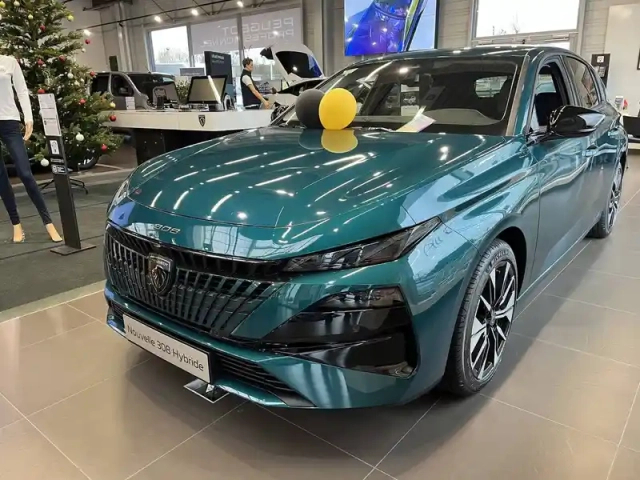 Peugeot 308 hybrid 145 e-dcs6