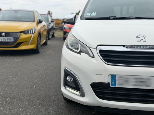 Peugeot 108 1.2 PureTech 82 - Allure – 2015 – 62757 km – Essence – Boîte Manuelle — photo 22