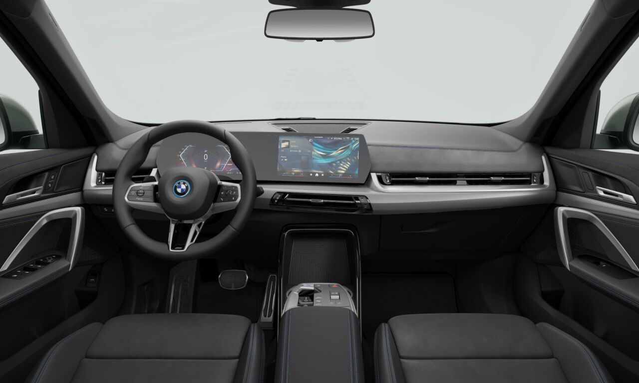 BMW iX1 eDrive20 — photo 3