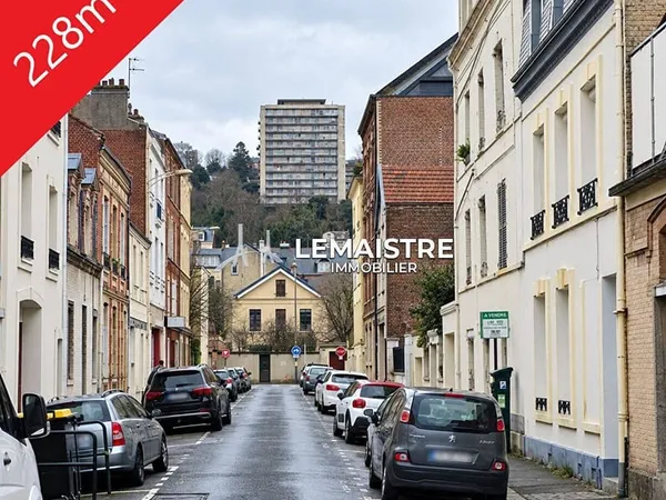 Local commercial 228 m²
