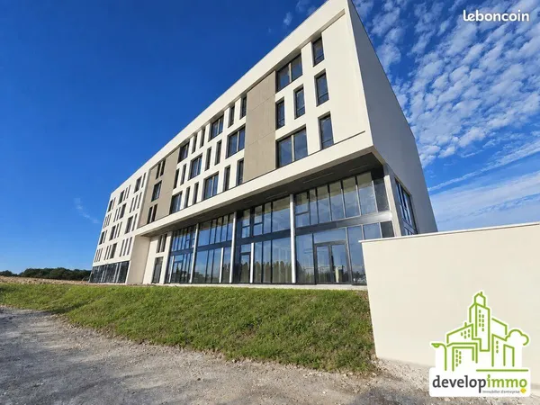 Local commercial 303 m²