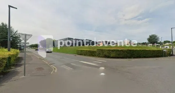 Local commercial 233 m²