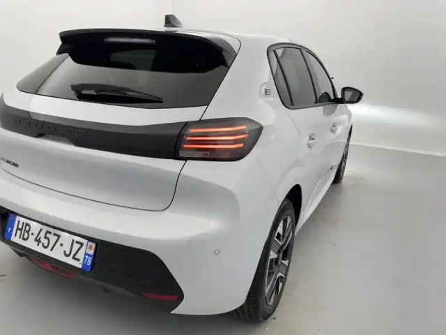 Peugeot 208 electrique 54 kwh 156ch — photo 31