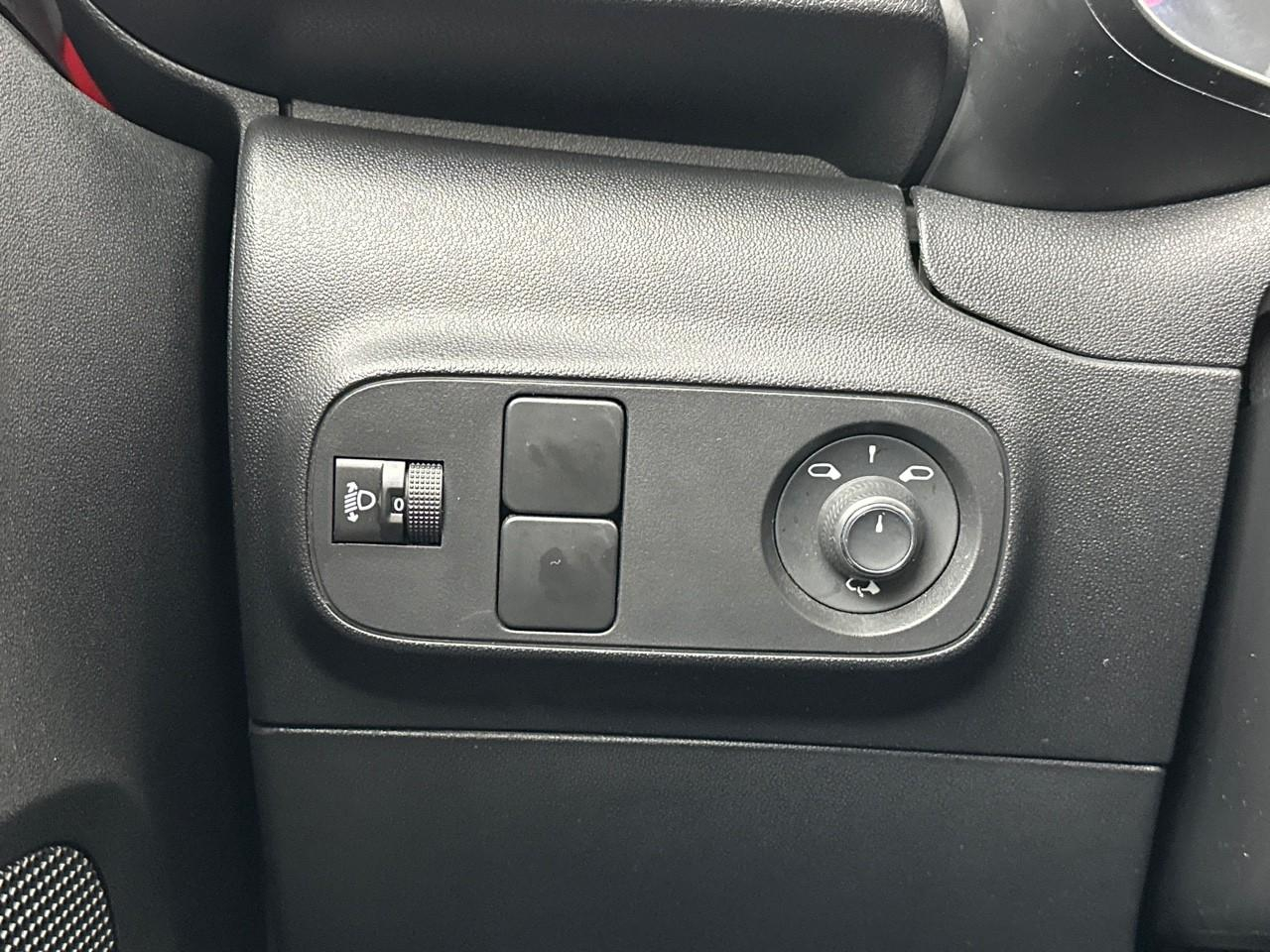 Citroën C3 bluehdi 100 s&s bvm6 shine — photo 16