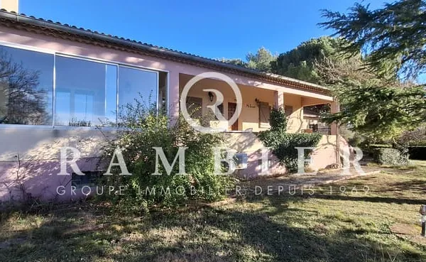 Maison familiale et terrain constructible dans un environnem