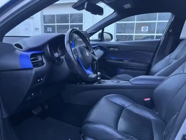 Toyota C-Hr 1.8 hybride 122 graphic — photo 9
