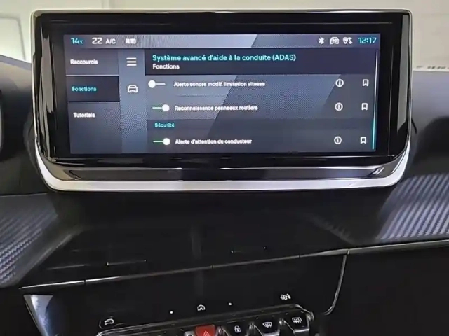 Peugeot 2008 hybrid 145 e-dcs6 — photo 21