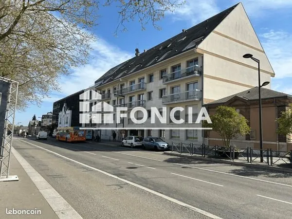 Local commercial 81 m²