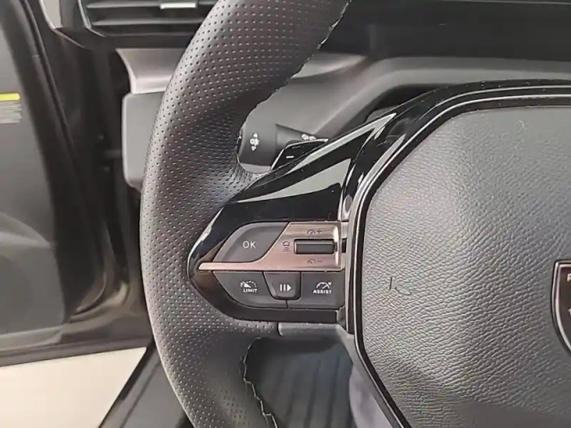 Peugeot 408 puretech 130 ch s&amp;s eat8 — photo 22