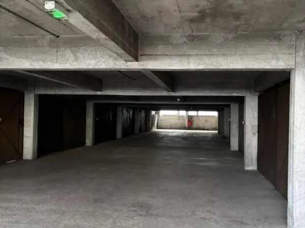 Garage/box 15 m² Dijon