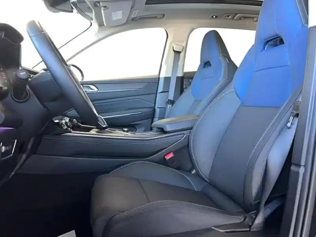 Lynk&Amp;Co 01 1.5 phev 261 ch dcth7 — photo 7
