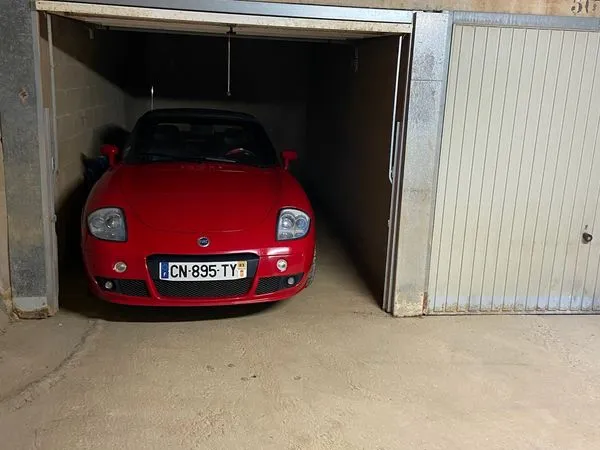 Garage en centre-ville de sainte Maxime