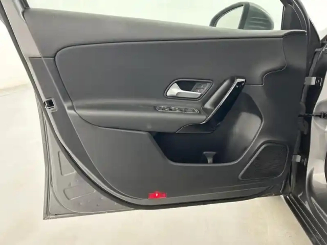 Mercedes Classe A 180 d 7g-dct style line 5p — photo 12