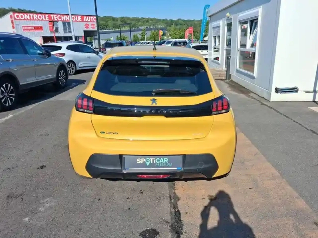 Peugeot 208 electrique 50 kwh 136ch — photo 6