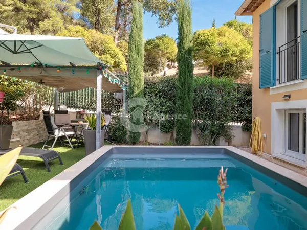 En EXCLUSIVITÉ - VILLA 4 PIECES avec PISCINE & JARDIN à St-P