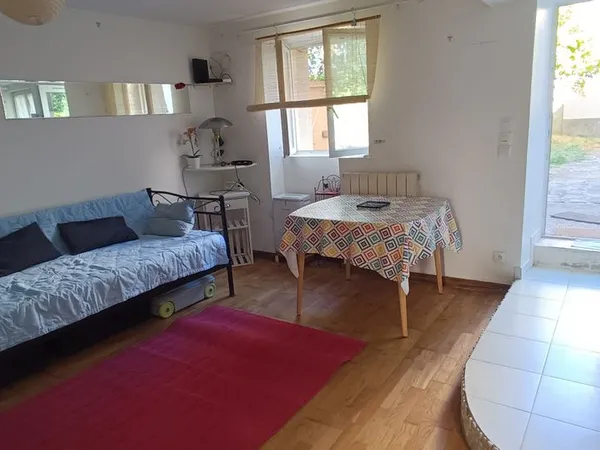 Location coquet studio meublé Marne la Vallée, environnement très calme, pour UNE personne