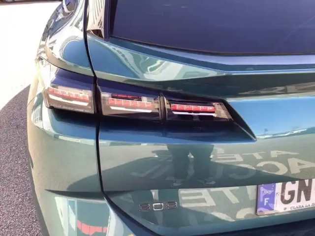 Peugeot 308 sw phev 180 e-eat8 — photo 1