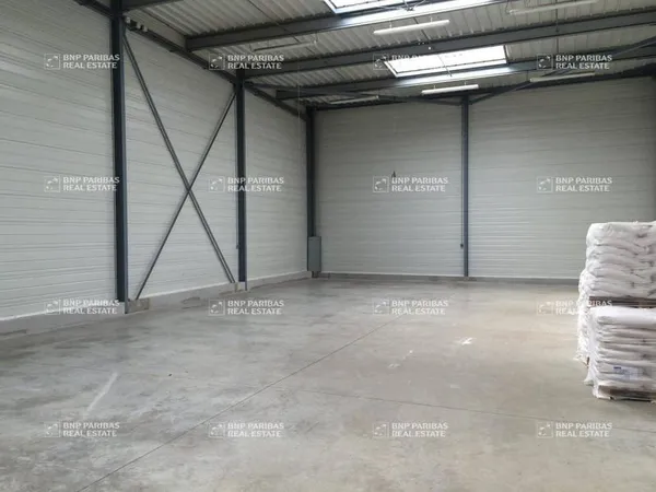 Local d'activité 230 m²