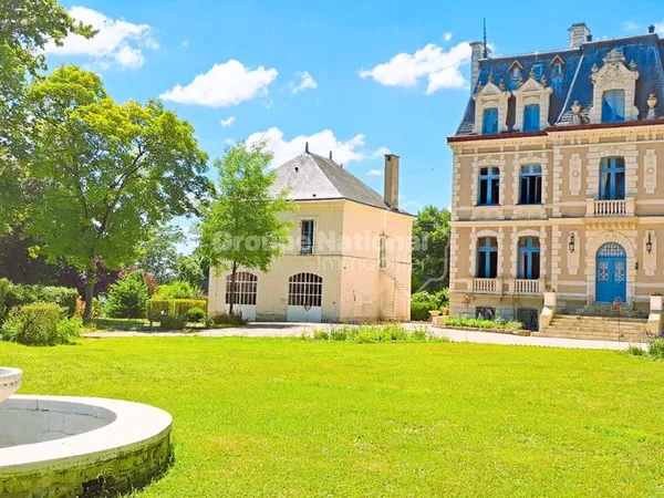 Château 50 pièces 2000 m²